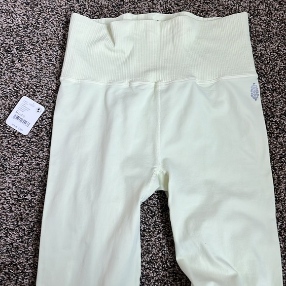 Free People Movement Revolve Good Karma Legging in Whipped Lime, NWT - Picture 6 of 6